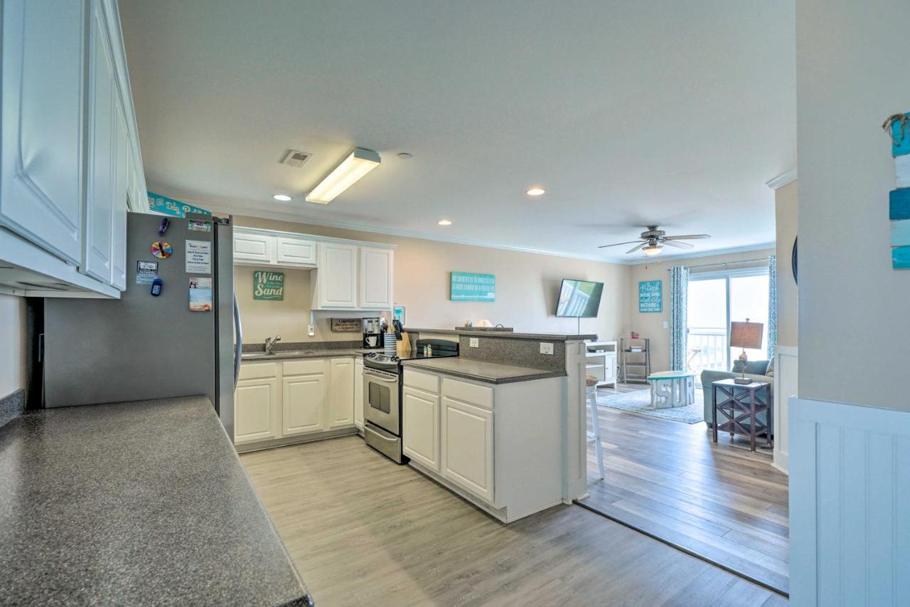 Ocean-View Oak Island Condo, 1 Block To Beach! Zewnętrze zdjęcie
