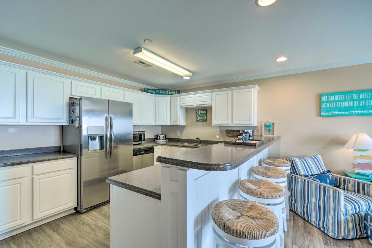 Ocean-View Oak Island Condo, 1 Block To Beach! Zewnętrze zdjęcie