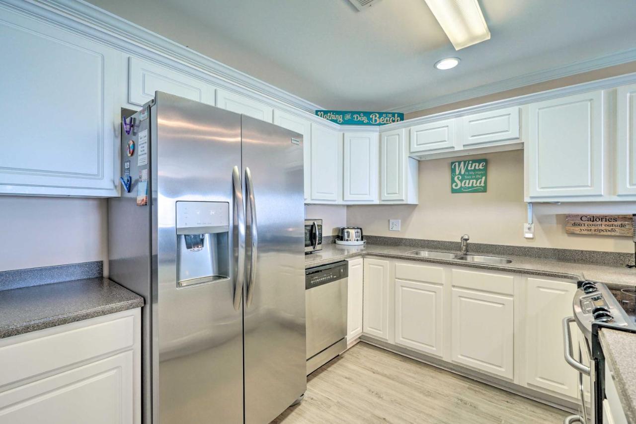Ocean-View Oak Island Condo, 1 Block To Beach! Zewnętrze zdjęcie