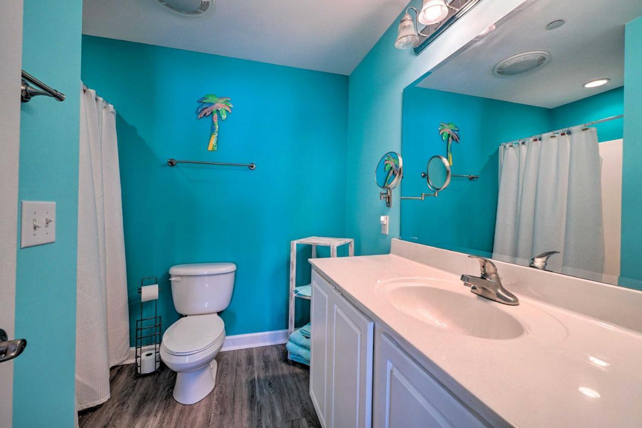 Ocean-View Oak Island Condo, 1 Block To Beach! Zewnętrze zdjęcie